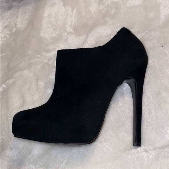 Steve Madden Black Suede Booties - Picture 5 of 10